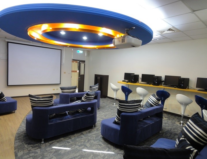 Link to Language Corner 國秀樓 2F K215